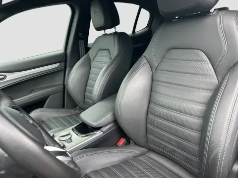 Alfa Romeo Stelvio 2.2 t Veloce Q4 210cv auto - Immagine 9