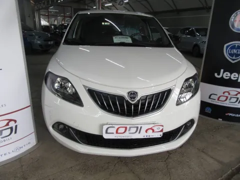 Lancia Ypsilon 1.0 firefly hybrid Platino s&s 70cv - Immagine 3