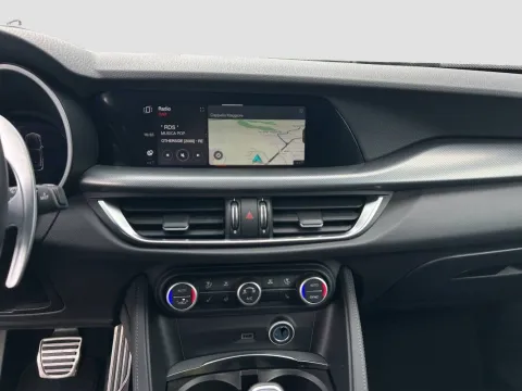 Alfa Romeo Stelvio 2.2 t Veloce Q4 210cv auto - Immagine 16