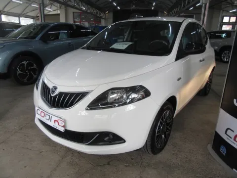 Lancia Ypsilon 1.0 firefly hybrid Platino s&s 70cv - Immagine 5
