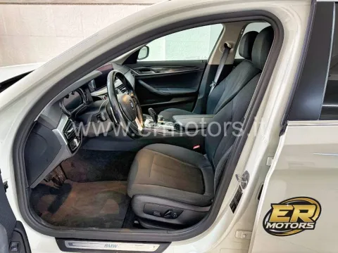 BMW 520d Touring xdrive Business auto - Immagine 8