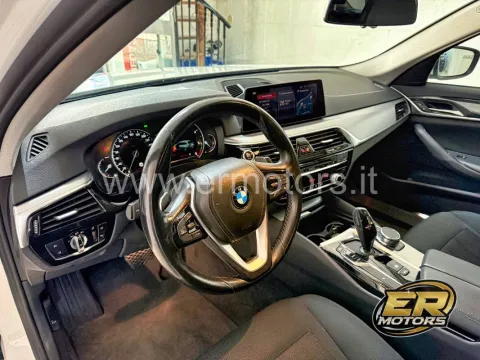 BMW 520d Touring xdrive Business auto - Immagine 9