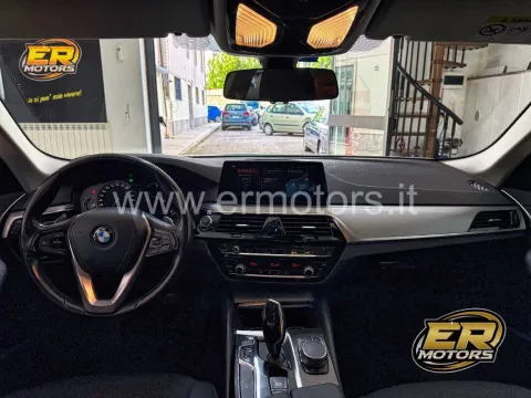 BMW 520d Touring xdrive Business auto - Immagine 10