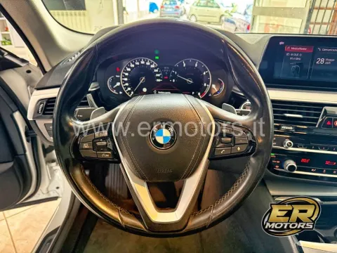 BMW 520d Touring xdrive Business auto - Immagine 11