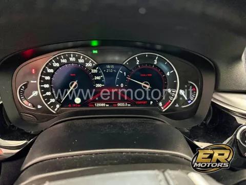 BMW 520d Touring xdrive Business auto - Immagine 12
