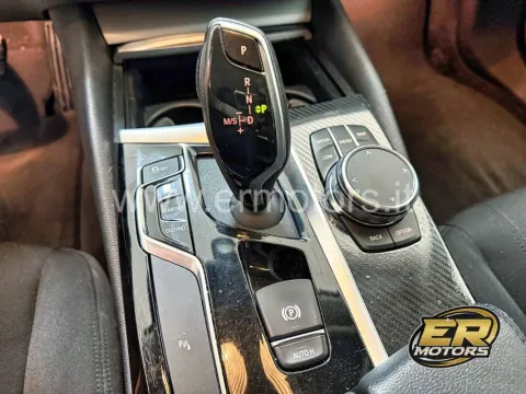 BMW 520d Touring xdrive Business auto - Immagine 14