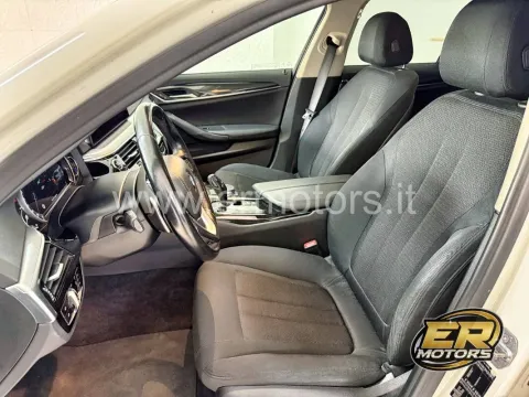BMW 520d Touring xdrive Business auto - Immagine 27