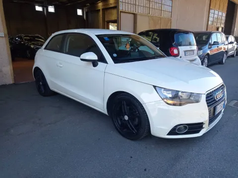 Audi A1 Sportback 1.6 tdi Attraction 90cv - Immagine 2
