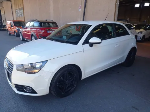 Audi A1 Sportback 1.6 tdi Attraction 90cv - Immagine 3