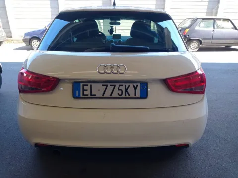 Audi A1 Sportback 1.6 tdi Attraction 90cv - Immagine 8