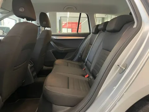 Skoda Octavia Wagon 1.6 tdi Executive 115cv - Immagine 11