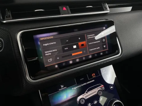 Land Rover Range Rover Velar 2.0 i4 R-Dynamic SE 240cv auto - Immagine 24