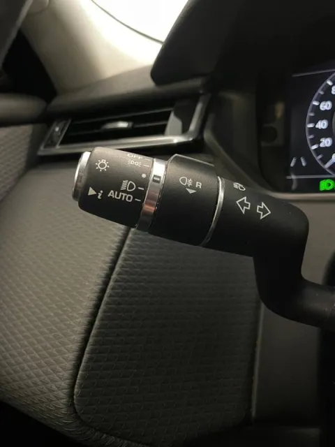 Land Rover Range Rover Velar 2.0d i4 S 180cv auto my20 - Immagine 21
