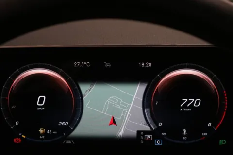 Mercedes GLB 200 d Sport 4matic auto - Immagine 13