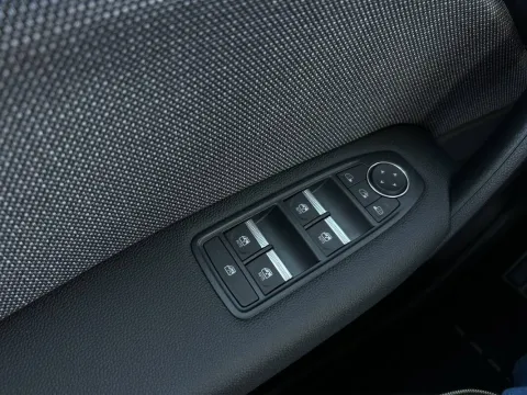 Renault Captur 1.0 eco-g Techno 100cv - Immagine 12