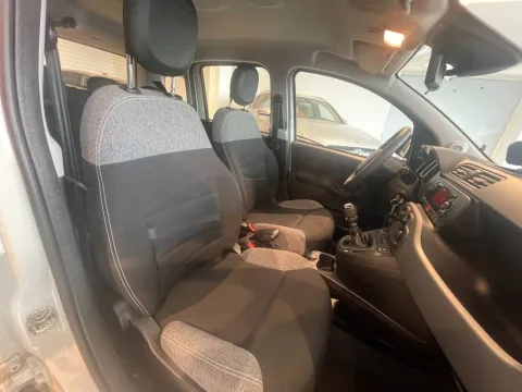 Fiat Panda 1.0 firefly hybrid s&s 70cv - Immagine 13