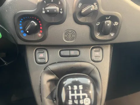 Fiat Panda 1.0 firefly hybrid s&s 70cv - Immagine 17