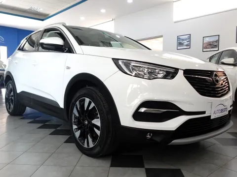 Opel Grandland X 1.5 ecotec Elegance s&s 130cv at8 - Immagine 3
