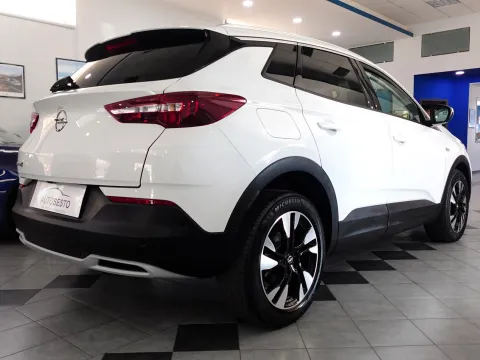 Opel Grandland X 1.5 ecotec Elegance s&s 130cv at8 - Immagine 4