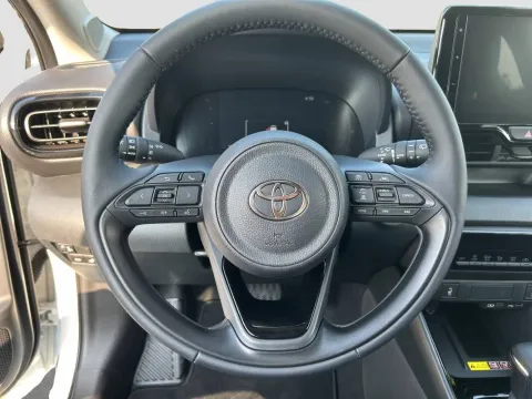 Toyota Yaris 1.5h Trend - Immagine 10
