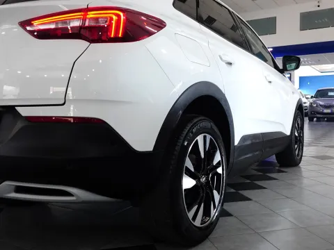 Opel Grandland X 1.5 ecotec Elegance s&s 130cv at8 - Immagine 9