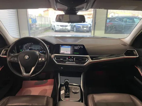 BMW 318d Touring mhev 48V auto - Immagine 14