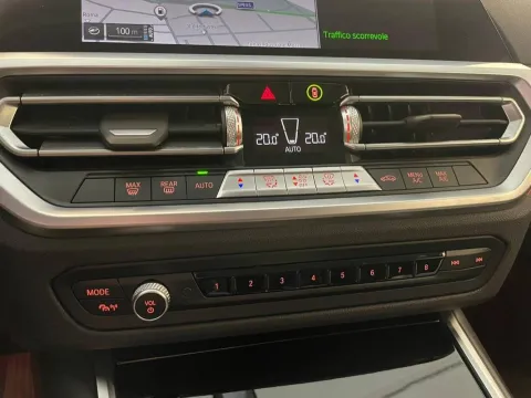BMW 318d Touring mhev 48V auto - Immagine 25