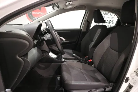 Toyota Yaris 1.0 Active - Immagine 9