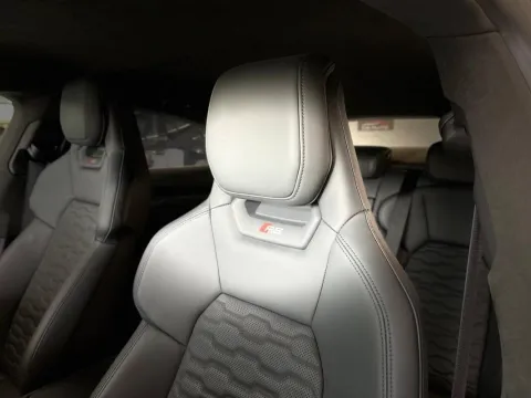 Audi RS e-tron GT - Immagine 11