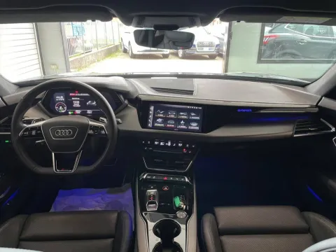 Audi RS e-tron GT - Immagine 15