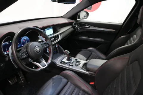 Alfa Romeo Stelvio 2.0 t Competizione Q4 280cv auto - Immagine 8