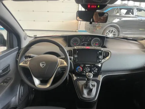 Lancia Ypsilon 1.0 firefly hybrid Gold s&s 70cv 5p.ti - Immagine 10