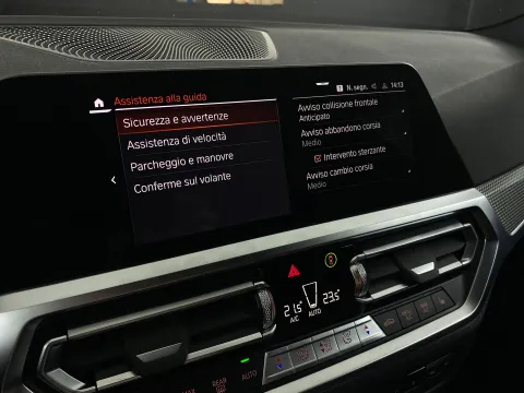 BMW 320d Touring mhev 48V xdrive Msport auto - Immagine 45