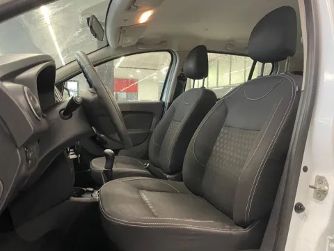 Dacia Sandero 1.2 Extra 75cv - Immagine 9