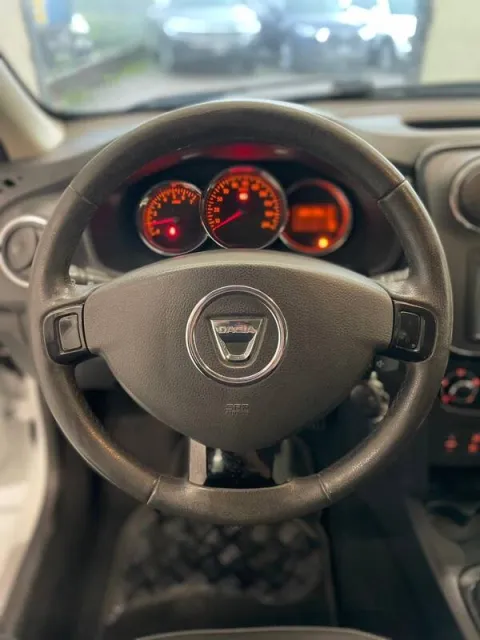 Dacia Sandero 1.2 Extra 75cv - Immagine 12