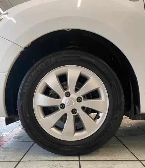 Dacia Sandero 1.2 Extra 75cv - Immagine 20