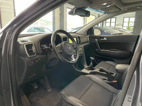 Kia Sportage 1.7 crdi Class Style Pack 2wd 115cv - Immagine 10