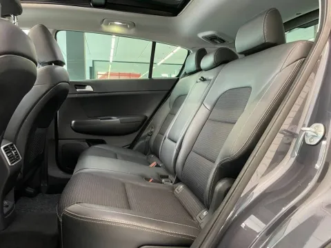 Kia Sportage 1.7 crdi Class Style Pack 2wd 115cv - Immagine 11