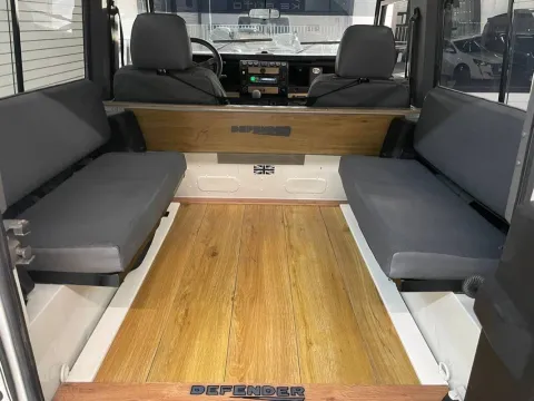 Land Rover Defender 90 2.5 td5 E SW - Immagine 8