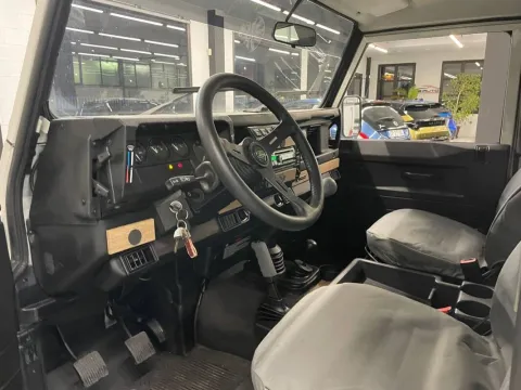 Land Rover Defender 90 2.5 td5 E SW - Immagine 9