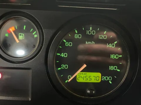 Land Rover Defender 90 2.5 td5 E SW - Immagine 14