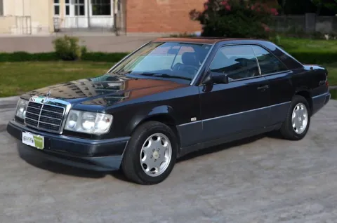 Mercedes E Coupe 200 CE - Immagine 1