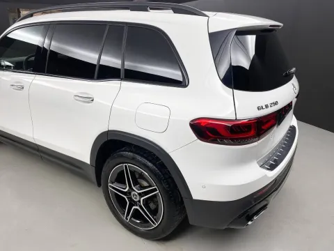 Mercedes GLB 250 Premium 4matic auto - Immagine 6