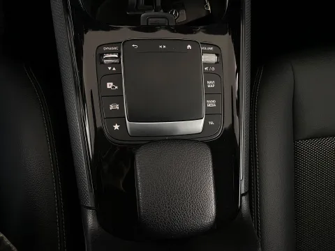 Mercedes GLA 200 d Sport 4matic auto - Immagine 24