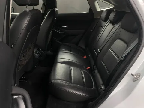 Jaguar E-Pace 2.0d i4 S awd 150cv auto - Immagine 10