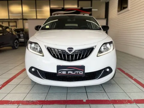 Lancia Ypsilon 1.0 firefly hybrid Silver Plus s&s 70cv - Immagine 2