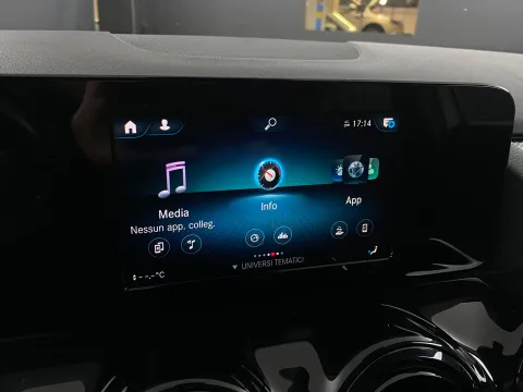Mercedes GLA 200 d Sport 4matic auto - Immagine 37
