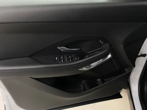 Jaguar E-Pace 2.0d i4 S awd 150cv auto - Immagine 24