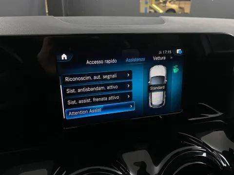 Mercedes GLA 200 d Sport 4matic auto - Immagine 45