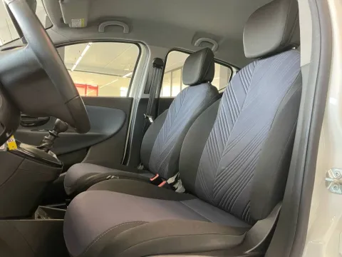 Lancia Ypsilon 1.0 firefly hybrid Silver Plus s&s 70cv - Immagine 10